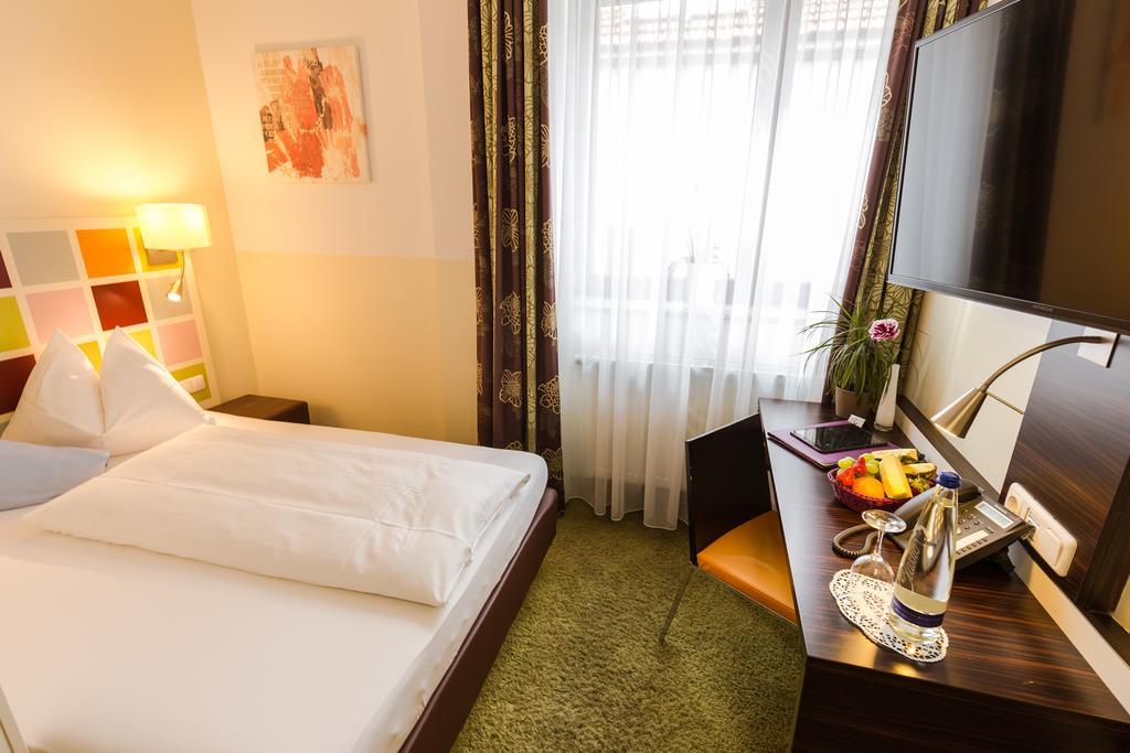 Hotel Arooma Erding Exterior foto
