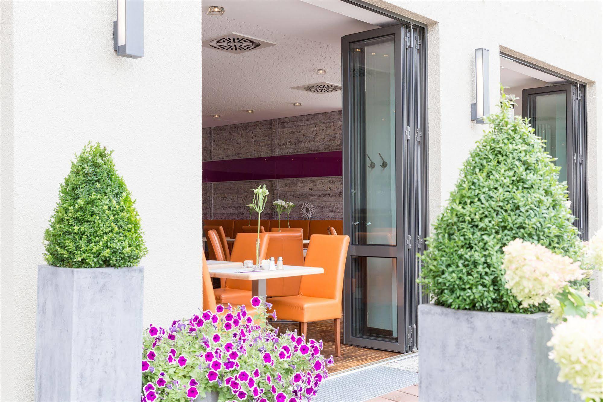Hotel Arooma Erding Exterior foto
