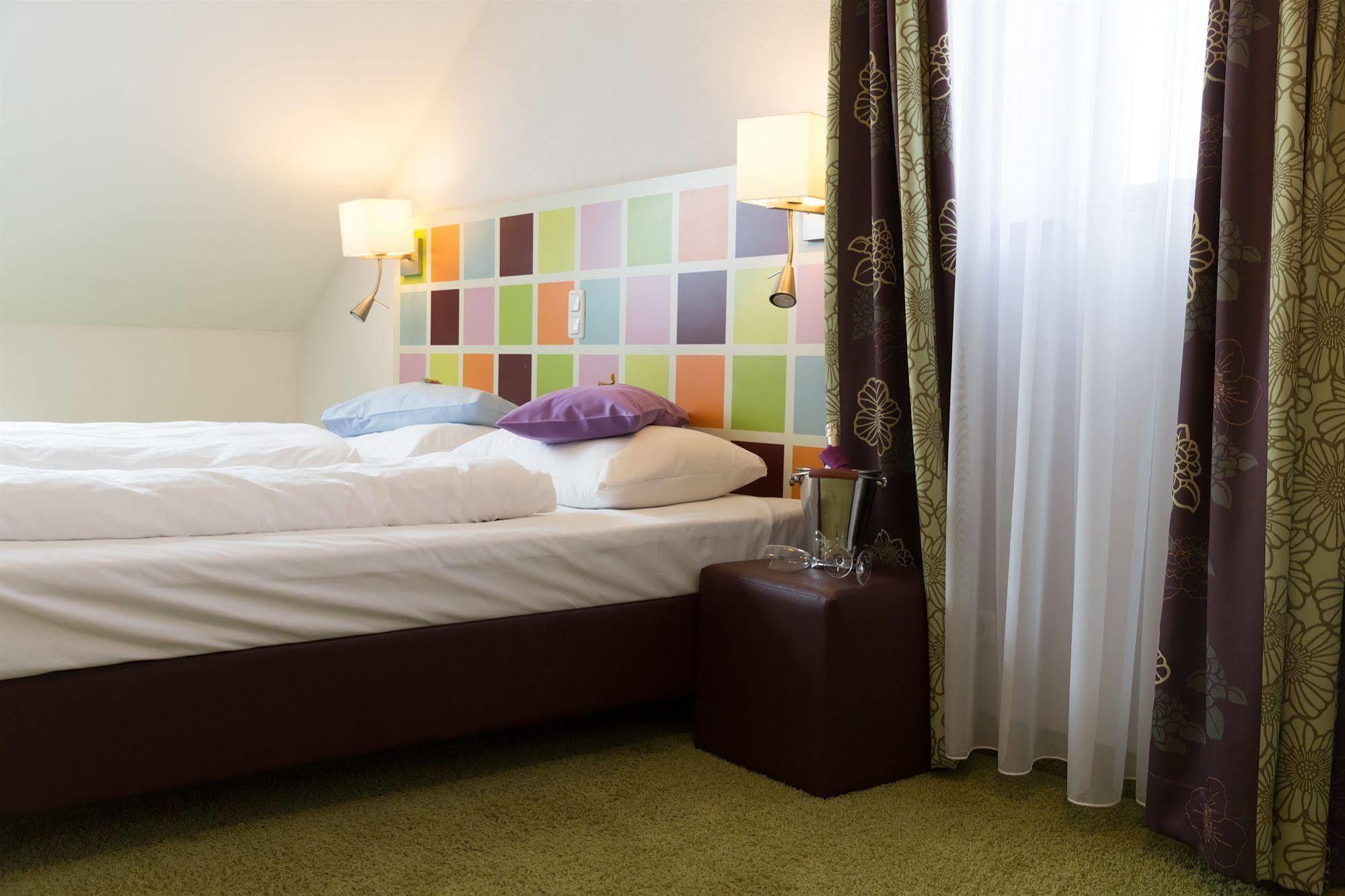 Hotel Arooma Erding Exterior foto