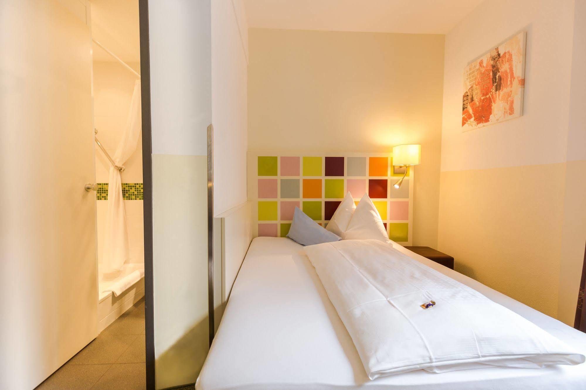 Hotel Arooma Erding Exterior foto