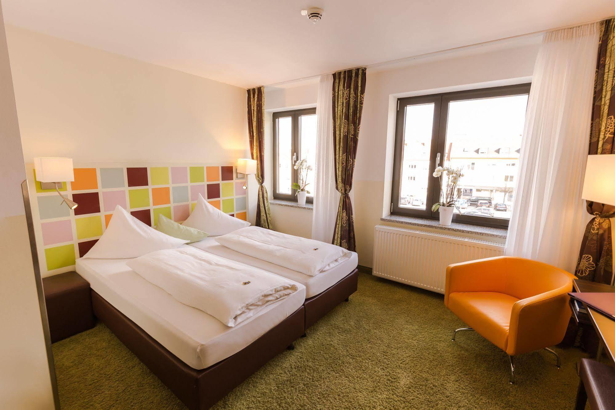 Hotel Arooma Erding Exterior foto